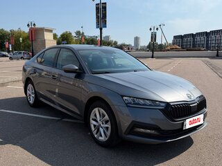 2021 Skoda Octavia IV (A8), серый, 1900000 рублей, вид 3