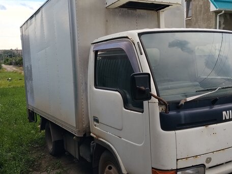 1994 Nissan Atlas, белый, 480000 рублей, вид 1