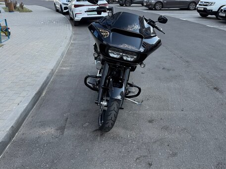 2016 Harley-Davidson Road Glide, чёрный, 1300000 рублей, вид 4