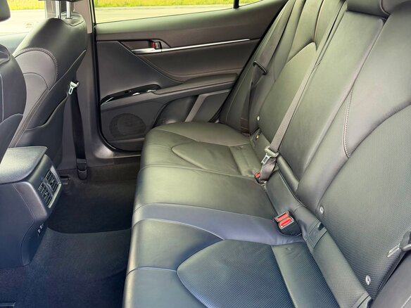 2018 Toyota Camry VIII (XV70), белый - вид 19