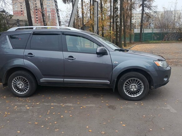 2008 Mitsubishi Outlander II, серый, 930000 рублей - вид 1