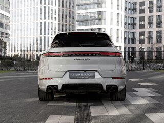 2024 Porsche Cayenne GTS III Рестайлинг, серый, 20990000 рублей, вид 5