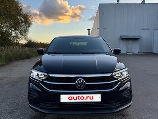 2021 Volkswagen Polo VI, чёрный, 2100000 рублей, вид 4