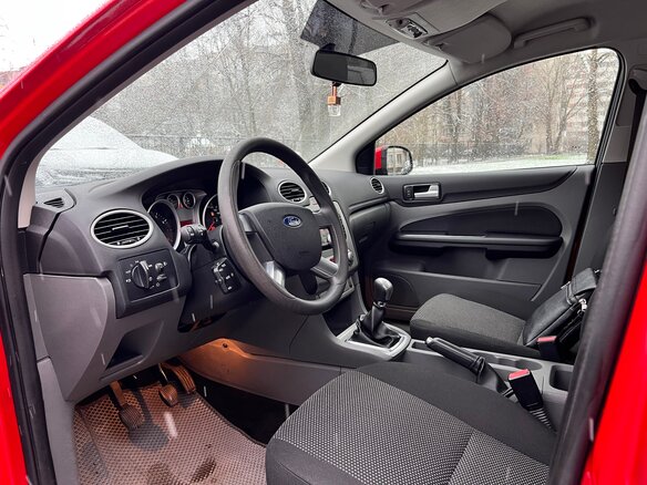 2011 Ford Focus II Рестайлинг, красный, 857000 рублей - вид 14
