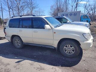 2001 Toyota Land Cruiser Cygnus 100 Series, белый, 2300000 рублей, вид 4