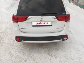 2018 Mitsubishi Outlander III Рестайлинг 2, белый, 2499000 рублей, вид 4
