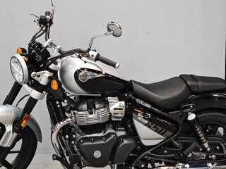 2026 Royal Enfield Super Meteor, серый, 773000 рублей, вид 3