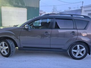 2011 Mitsubishi Outlander II Рестайлинг, коричневый, 1350000 рублей, вид 3