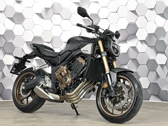 2025 Honda CB 650R, чёрный, 1177000 рублей
