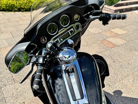 2010 Harley-Davidson Electra Glide, чёрный, 900000 рублей, вид 4