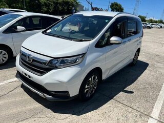 2021 Honda Freed II Рестайлинг, белый, 1890000 рублей, вид 1