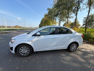 2014 Chevrolet Aveo II, белый, 640000 рублей, вид 4