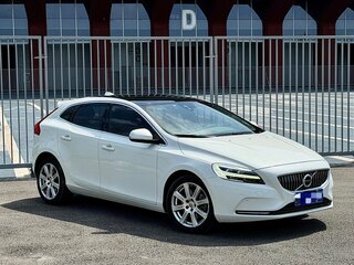 2019 Volvo V40 II Рестайлинг, белый, 1070000 рублей, вид 1