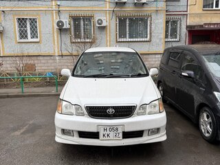 1998 Toyota Gaia, белый, 650000 рублей, вид 1
