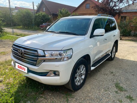 2015 Toyota Land Cruiser 200 Series Рестайлинг 2, белый, 5200000 рублей, вид 1