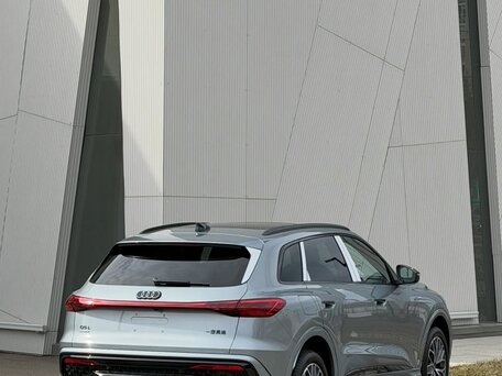 2026 Audi Q5 40 TFSI III (GU), серый, 5210000 рублей, вид 4