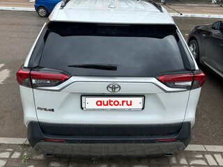 2020 Toyota RAV4 V (XA50), белый, 2950000 рублей, вид 3