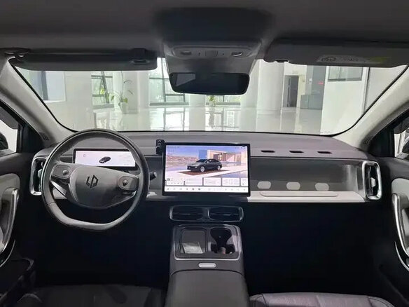 2025 Leapmotor B01 550, чёрный, 1733069 рублей - вид 5