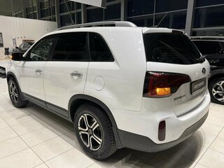 2019 Kia Sorento II Рестайлинг, белый, 1795000 рублей, вид 4