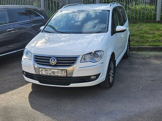 2010 Volkswagen Touran I Рестайлинг, белый, 1000000 рублей, вид 2