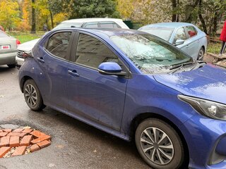 2021 Toyota Yaris IV, синий, 970000 рублей, вид 2