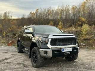 2015 Toyota Tundra CrewMax II Рестайлинг, чёрный, 7899000 рублей, вид 1