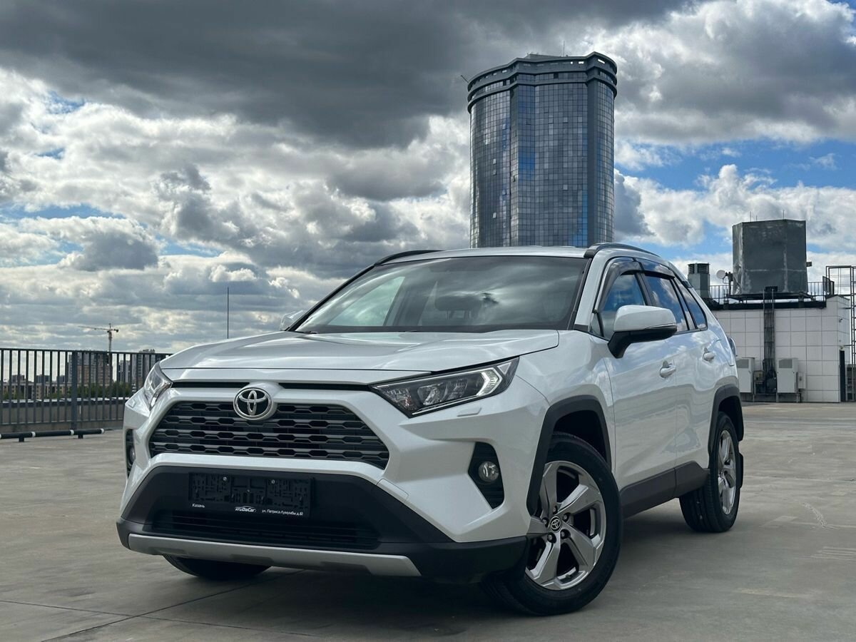 Открыть фотографии: Toyota RAV4 V (XA50)