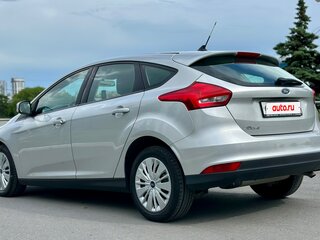 2017 Ford Focus III Рестайлинг, серебристый, 999000 рублей, вид 3