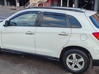 2010 Mitsubishi ASX I, белый, 700000 рублей, вид 4