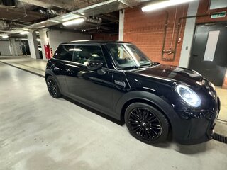 2021 Mini Hatch Cooper S III (F55/F56) Рестайлинг 2, чёрный, 3500000 рублей, вид 4