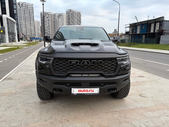 2025 Ram 1500 RHO V Рестайлинг, чёрный, 11000000 рублей - вид 2