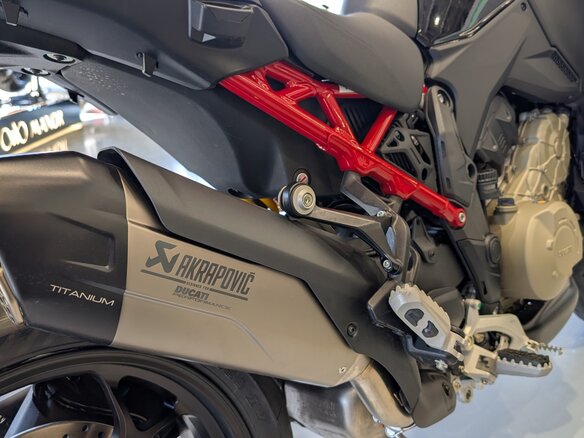 2026 Ducati Multistrada V4, красный, 3690000 рублей - вид 17