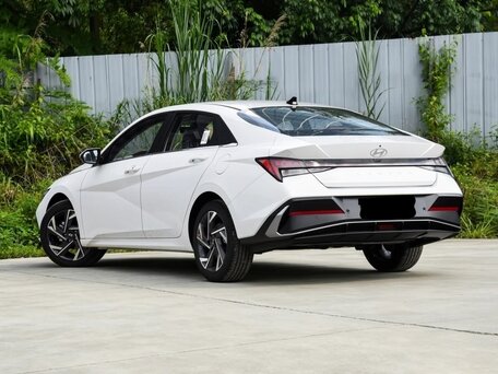 2026 Hyundai Elantra VII (CN7) Рестайлинг, белый, 2020000 рублей, вид 2