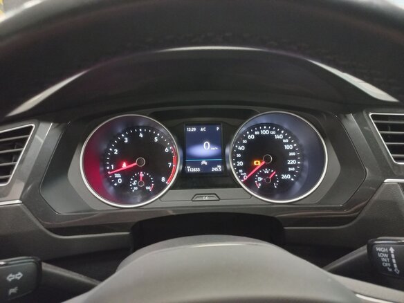 2021 Volkswagen Tiguan II Рестайлинг, чёрный, 2850000 рублей - вид 5