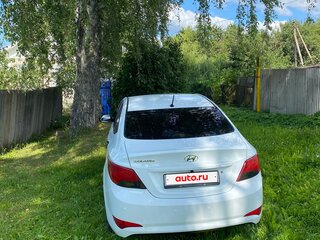 2015 Hyundai Solaris I Рестайлинг, белый, 830000 рублей, вид 1
