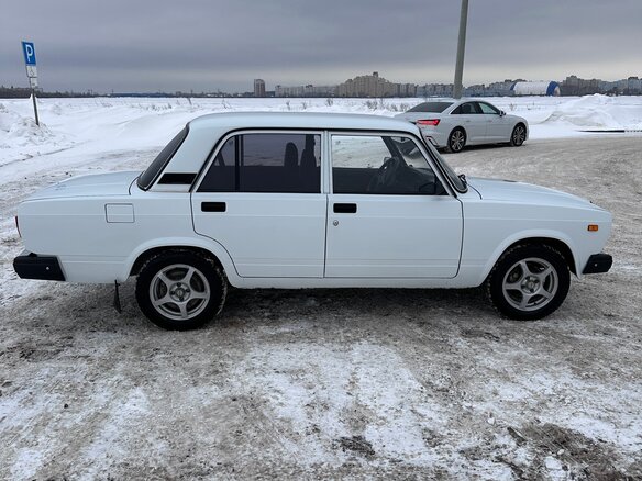 2011 Lada (ВАЗ) 2107, белый, 220000 рублей - вид 3