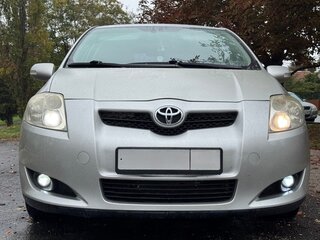 2008 Toyota Auris I, серебристый, 900000 рублей, вид 3
