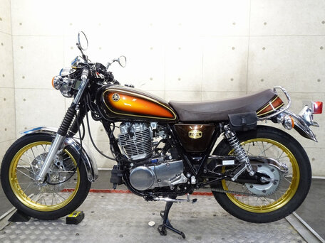 2019 Yamaha SR400, чёрный, 685000 рублей, вид 4