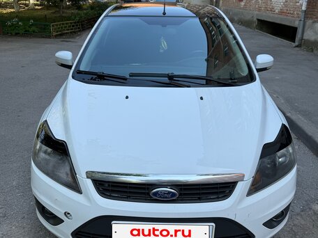 2010 Ford Focus II Рестайлинг, белый, 650000 рублей, вид 3