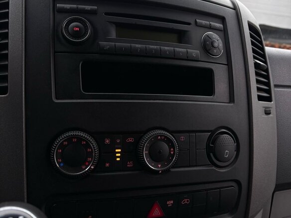 2011 Volkswagen Crafter, серый, 1620000 рублей - вид 16