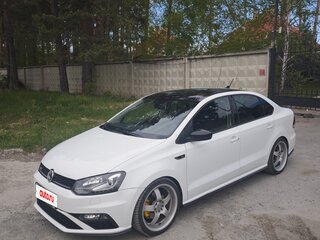 2018 Volkswagen Polo V Рестайлинг, белый, 1090000 рублей, вид 2