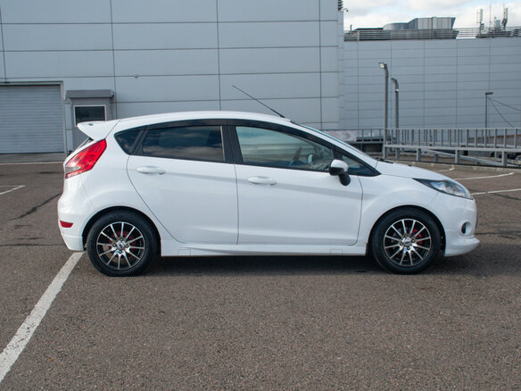 2011 Ford Fiesta Mk6, белый, 559000 рублей - вид 3