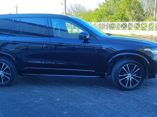 2020 Volvo XC90 II Рестайлинг 1, чёрный, 5750000 рублей, вид 2