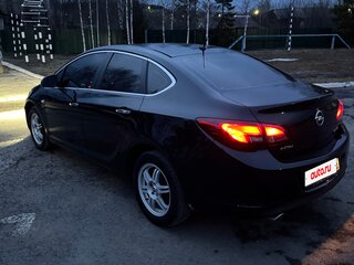 2012 Opel Astra J Рестайлинг, чёрный, 890000 рублей, вид 2