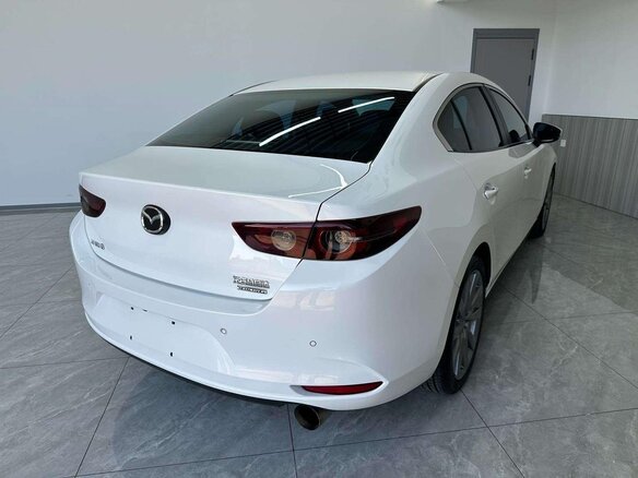 2023 Mazda 3 Axela IV (BP), белый, 1650000 рублей - вид 16