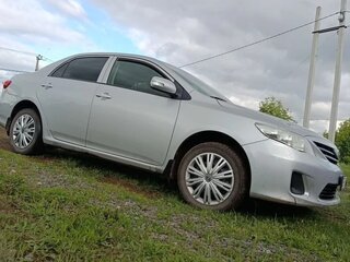 2012 Toyota Corolla X (E140, E150) Рестайлинг, серебристый, 900000 рублей, вид 1