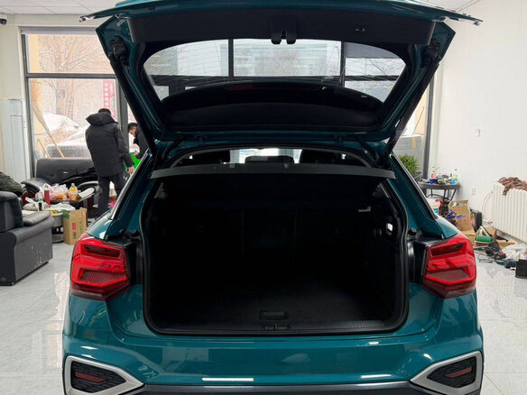 2021 Audi Q2 L 35 TFSI I Рестайлинг, зелёный, 1993000 рублей - вид 12