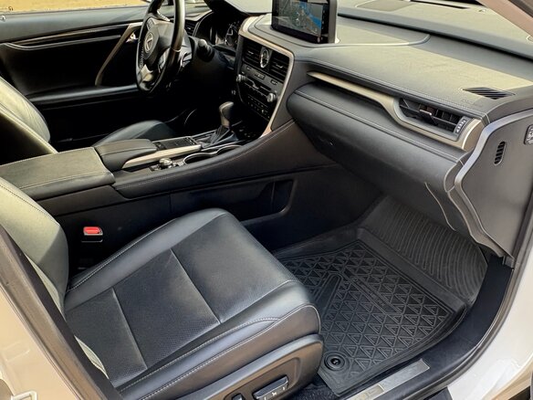 2019 Lexus RX 300 IV Рестайлинг, белый, 4700000 рублей - вид 6