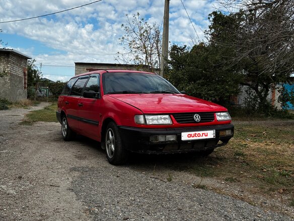 1993 Volkswagen Passat B4, красный, 200000 рублей