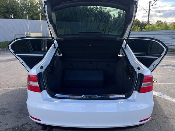 2013 Skoda Superb DSG II Рестайлинг, белый, 1150000 рублей - вид 10